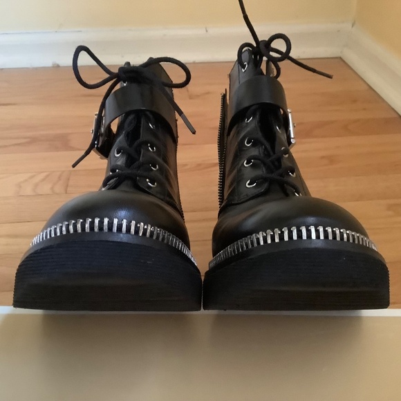 Michael Kors Vivia Zip Trimmed Leather Combat Bootie Black SZ 9.5 - Picture 9 of 16